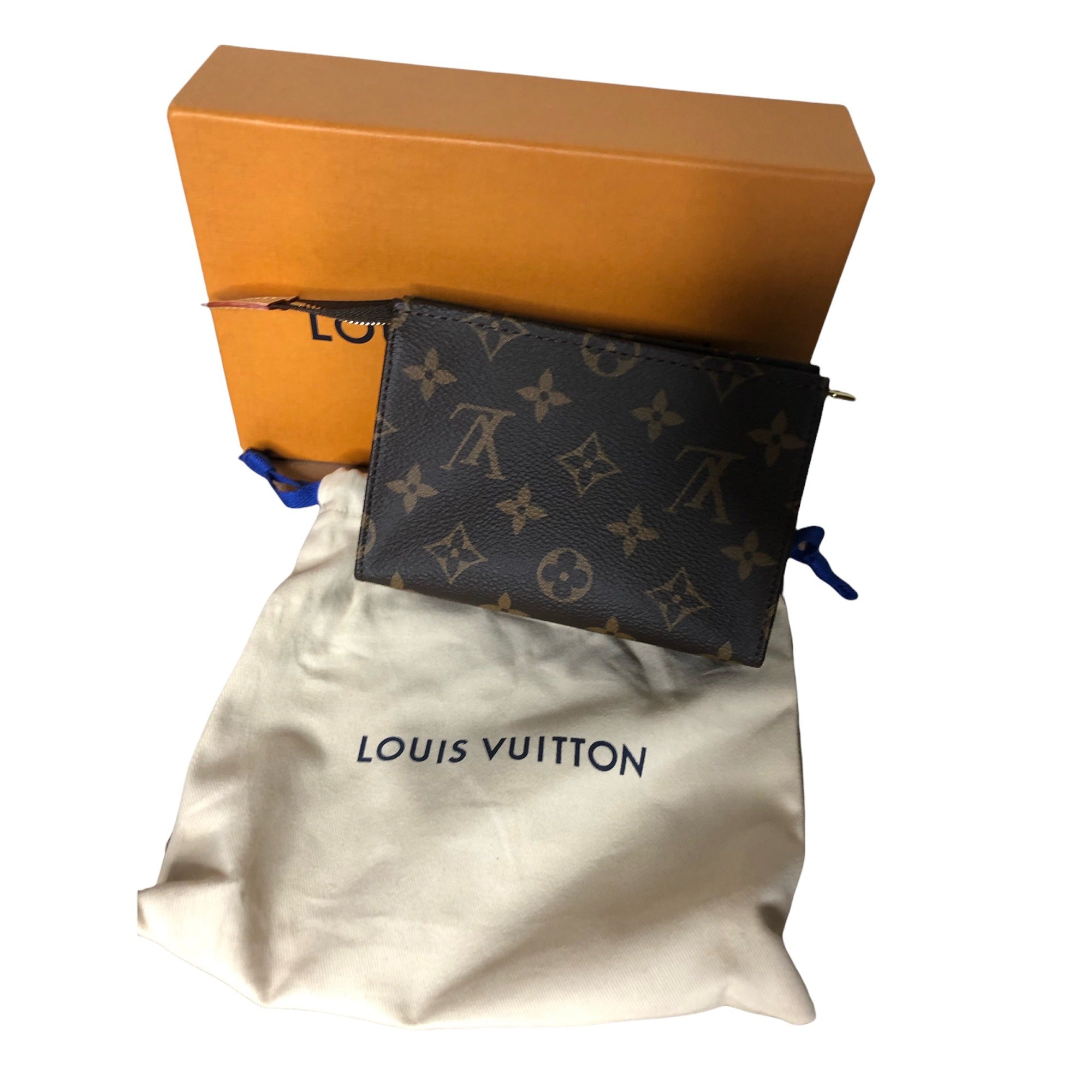 Louis Vuitton Toiletry 15 – SECONDHAND LUXURY LLC